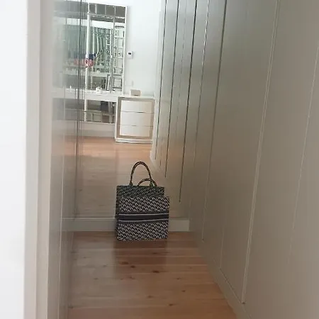 Particulier Лісабон