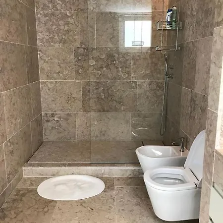 Particulier Лісабон